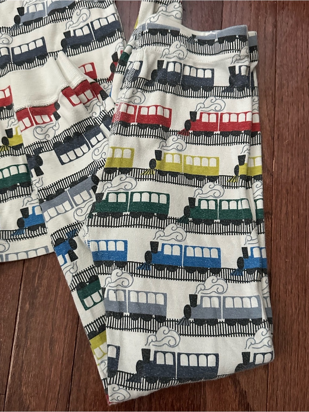 Hanna Andersson Kids Cream Train Print Pajama Set - Multi-Color 6/7 - Picture 4 of 6